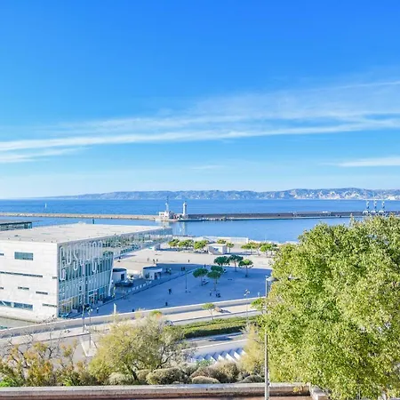 Bienvenue A : Vue Sur Le Mucem Et La Mer ! Marseille